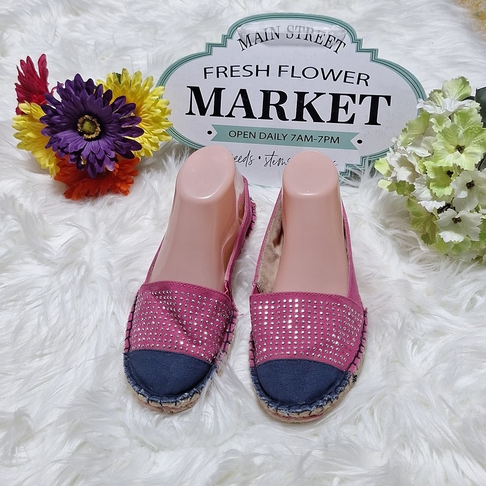 White mountain 8M pink/blue flats with rhinestones.